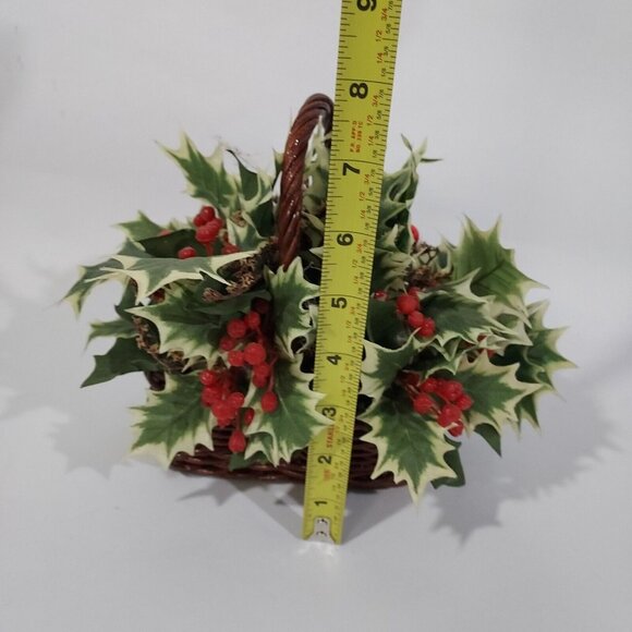 Kitch Wood Basket Cabin Decorative Winter Christmas Scene 6"x 4" x 8" tall - Picture 8 of 12